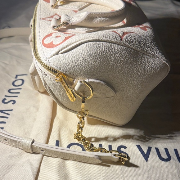 Louis Vuitton Monogram Empreinte Speedy Bandouliere 20 - Picture 6 of 12